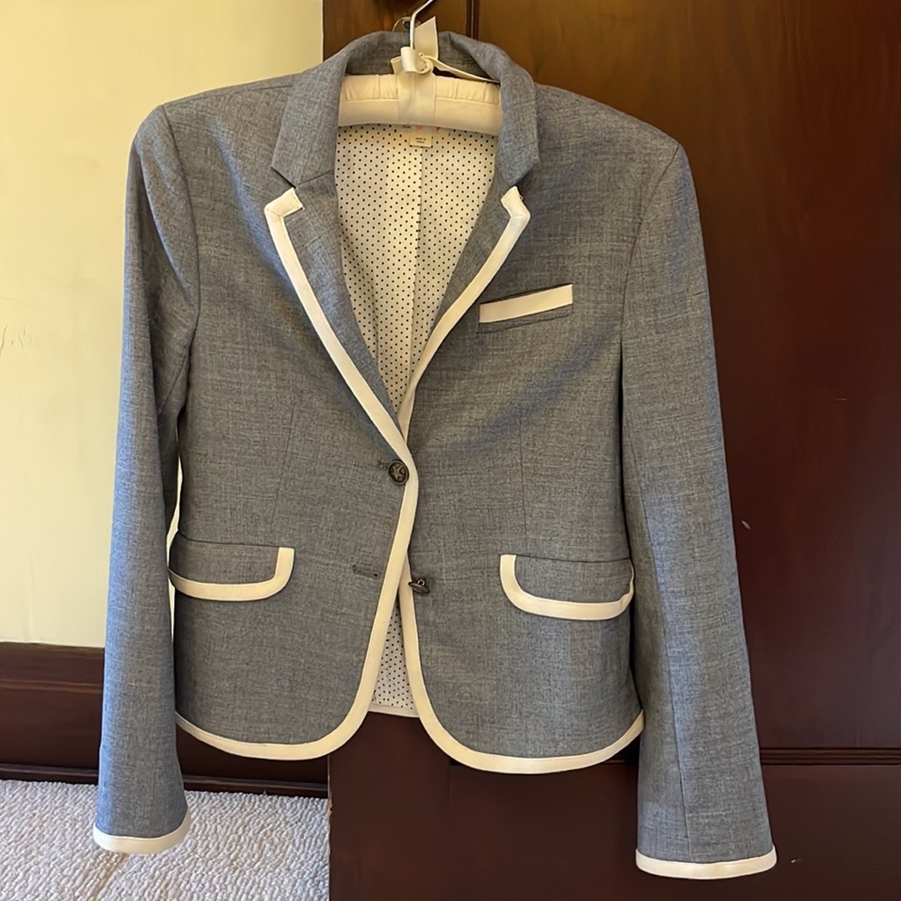 Gray blazer